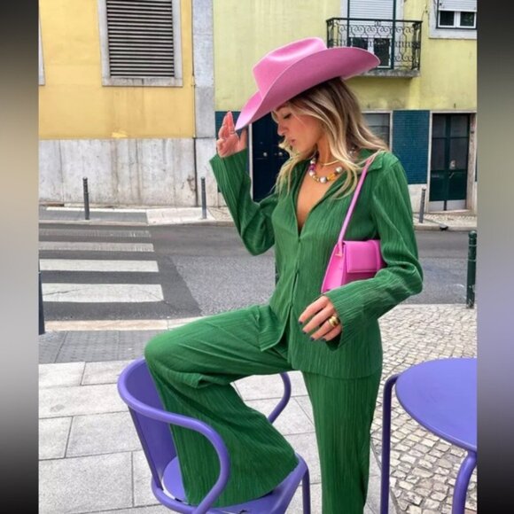 Zara Set Blogger’s Favourite Green Button Down Shirt and Pants - Picture 1 of 15